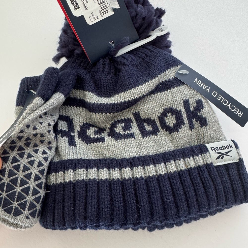 Reebok Toddler Mitten And Hat Set Size 12-24 months NEW WITH TAGS